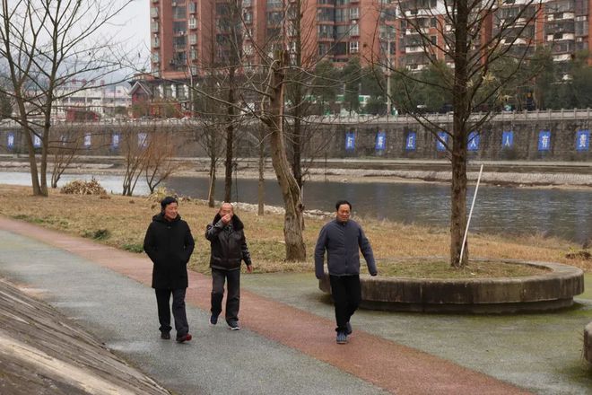 中欧体育app下载官网松江河畔塑胶跑道成为群众休闲运动好去处(图1)
